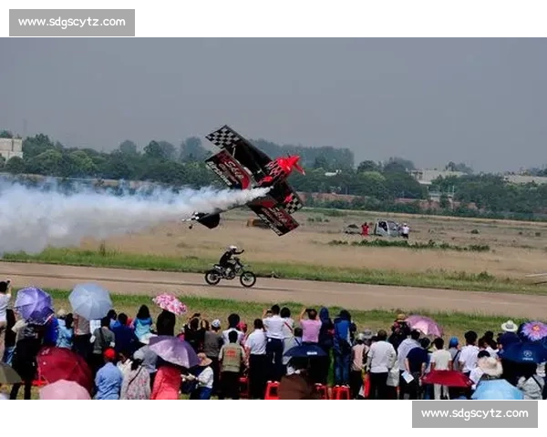 惊险一刻!中国上海国际赛车场,看车手们如何化险为夷! 惊险一刻!中国上海国际赛车场,看车手们如何化险为夷!