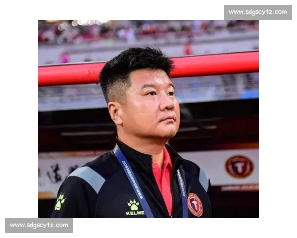 场边惊魂！教练席爆发激烈冲突，火药味十足的苏超！